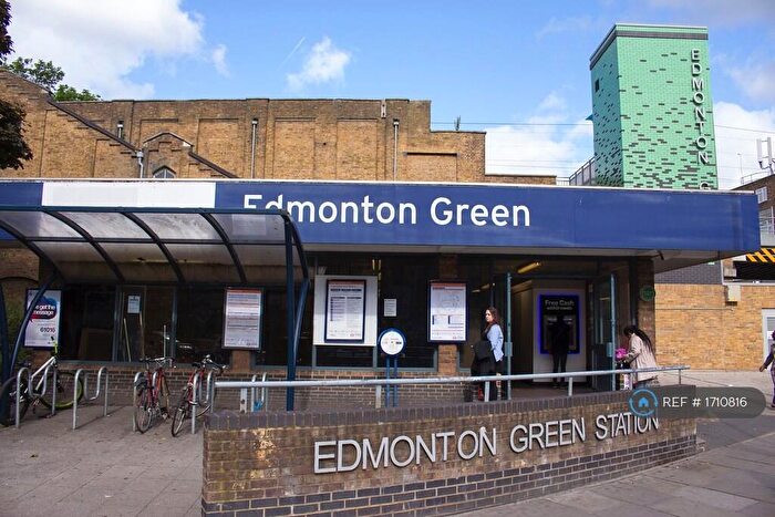 3 Bedroom Maisonette To Rent In Newdales Close, London, N9