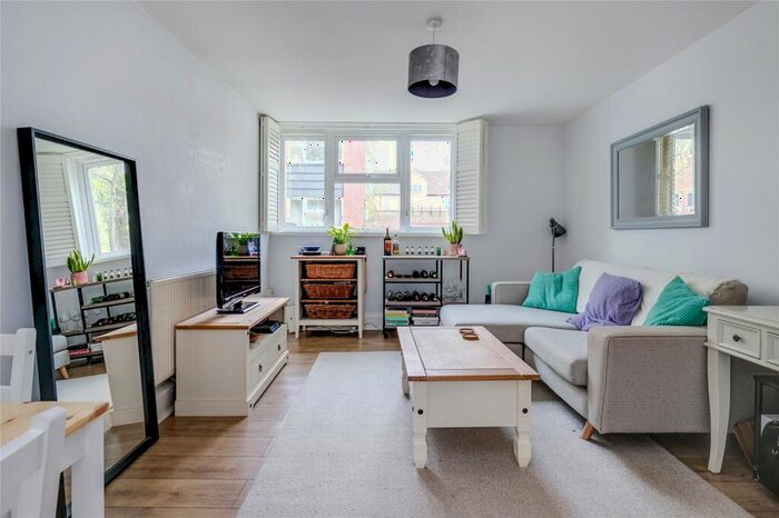 1 Bedroom Property To Rent In Wayford Street, Battersea, SW11