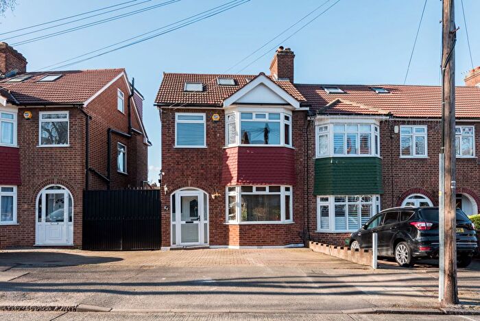 4 Bedroom Semi Detached House To Rent In Grantock Road, London, E17