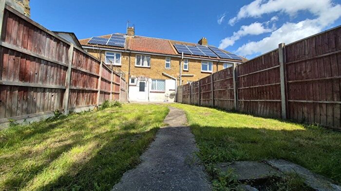 3 Bedroom Terraced House To Rent In Ash Road, Gravesend, DA12