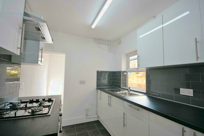 2 Bedroom Terraced House To Rent In Little Johns Lane, Reading, RG30