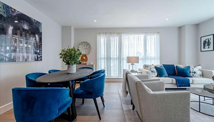 2 Bedroom Flat To Rent In Westferry Circus, London, E14