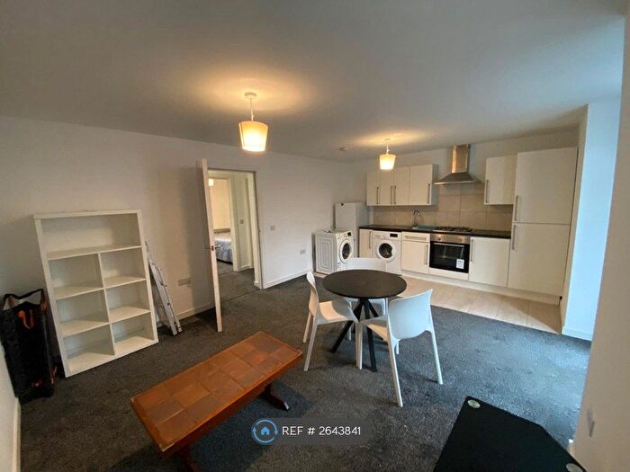 2 Bedroom Flat To Rent In Princes Avenue, Watford, WD18