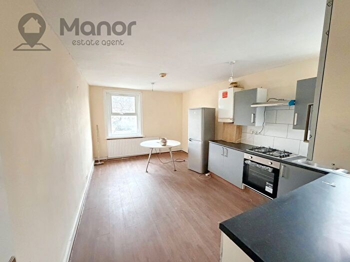 3 Bedroom Flat To Rent In Burges Road, East Ham, E6