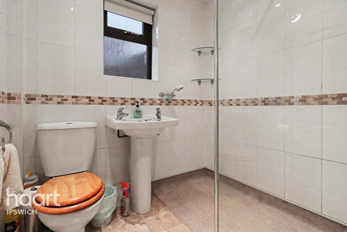 2 Bedroom Bungalow For Sale In Kitchener Way, Ipswich, IP9