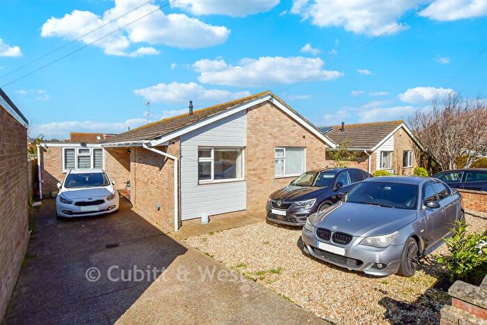 4 Bedroom Detached Bungalow For Sale In Keymer Avenue, Peacehaven, East Sussex, BN10