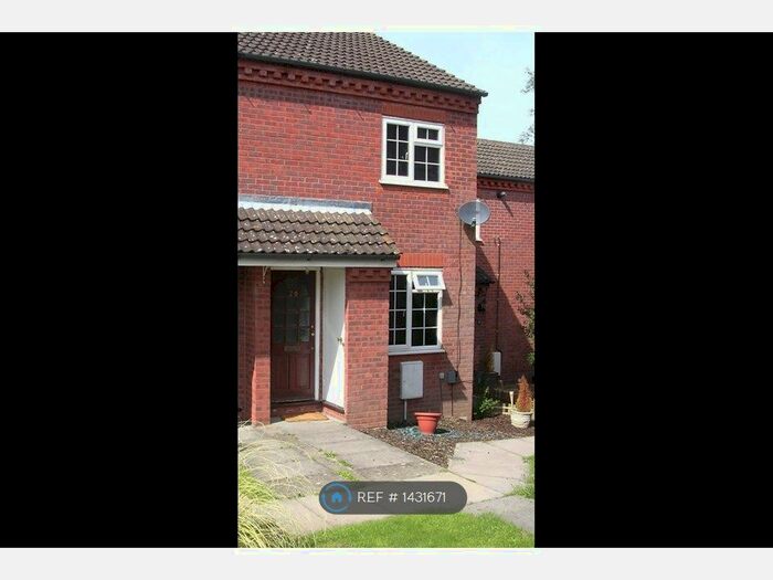 2 Bedroom Semi-Detached House To Rent In Ormsby Close, Luton, LU1