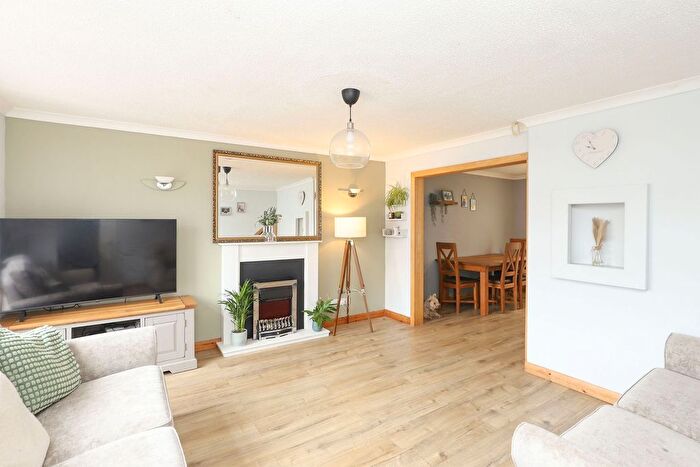 3 Bedroom Semi-detached House For Sale In Bay Court, Killamarsh, S21