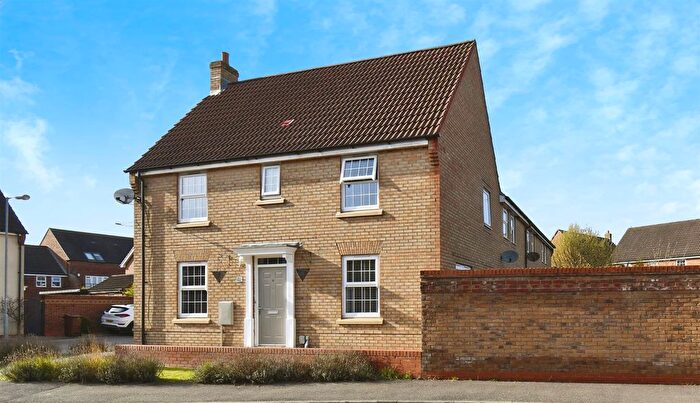 3 Bedroom Semi-Detached House For Sale In Greenwich Park, Kingswood, Hull, HU7