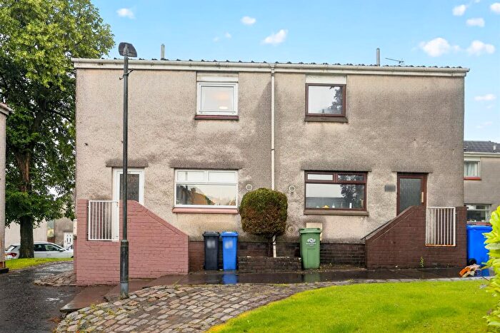 3 Bedroom Semi-Detached House For Sale In Hamilton Drive, Erskine, PA8