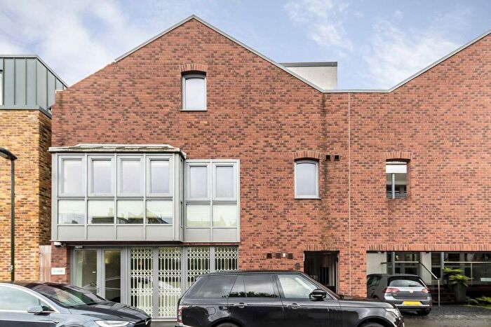 1 Bedroom Flat To Rent In Glentham Road, London, SW13