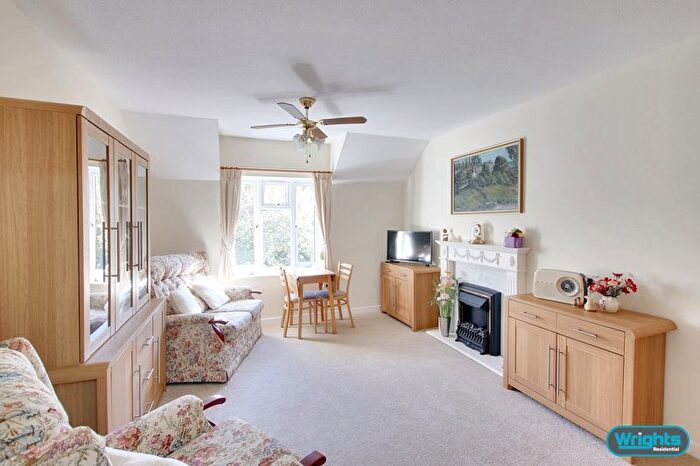 1 Bedroom Flat For Sale In Polebarn Road, Trowbridge, BA14