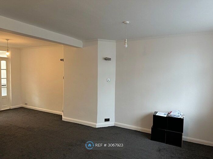 3 Bedroom Terraced House To Rent In Knollmead Road, Surbiton, KT5