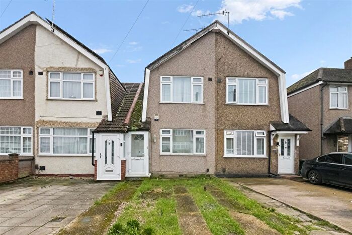 2 Bedroom Terraced House For Sale In Winchester Road, Harlington, UB3