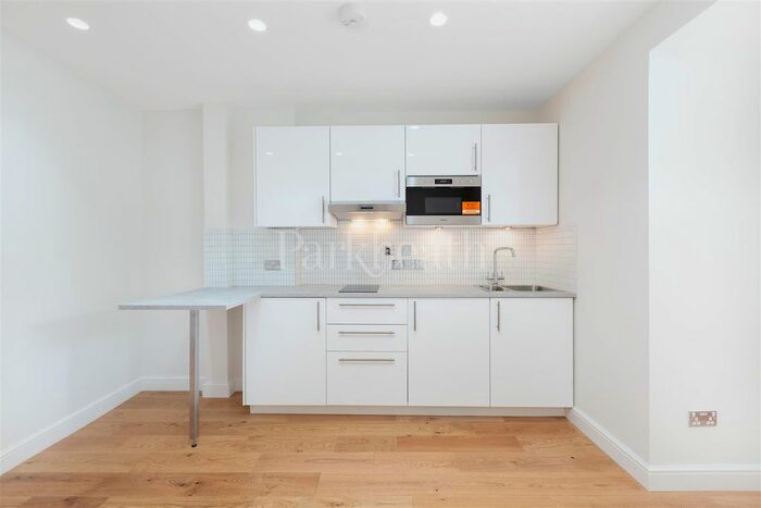 Studio To Rent In Christchurch Avenue, Kilburn, NW6