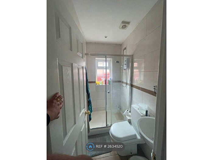 2 Bedroom Flat To Rent In Oliver Road, Milton Keynes, MK2