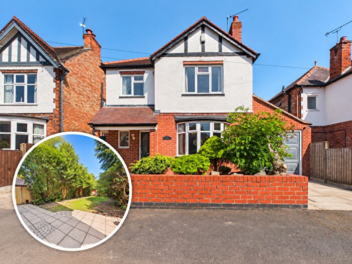 4 Bedroom Detached House For Sale In Middleton Avenue, Littleover, DE23
