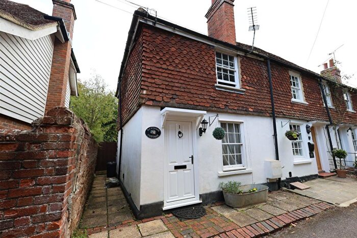 2 Bedroom Cottage To Rent In Elliotts Lane, Brasted, Westerham, TN16