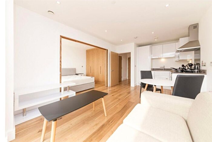 1 Bedroom Flat For Sale In Emily Street, Canning Town, E16