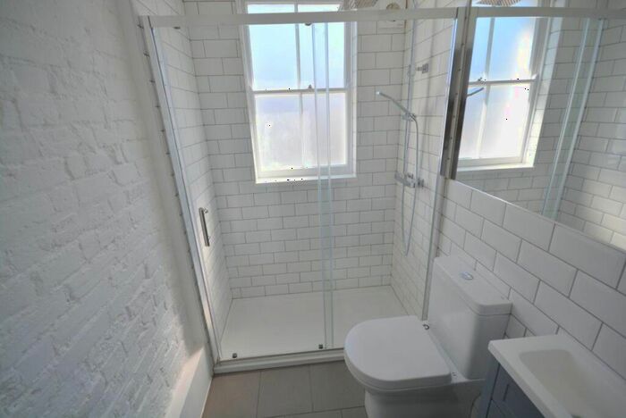 2 Bedroom Flat To Rent In Grosvenor Place, Margate, CT9