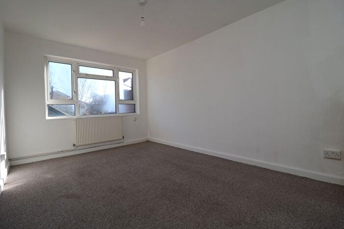 2 Bedroom Flat To Rent In Summerlands Road, Eastleigh, SO50