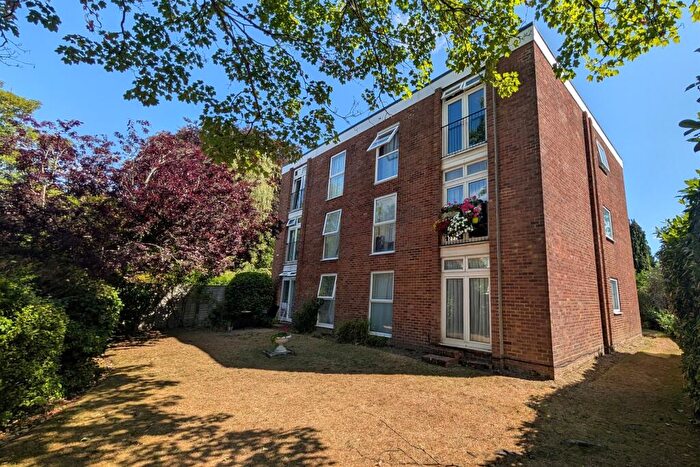 2 Bedroom Flat For Sale In Banister Park, SO15