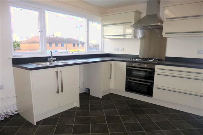2 Bedroom Flat To Rent In Bramcote Lane, Wollaton, NG8