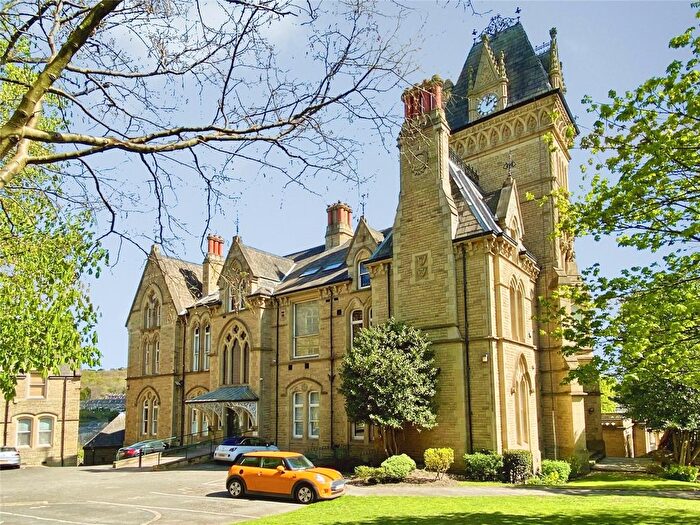 1 Bedroom Flat For Sale In Halifax Road, Dewsbury, WF13