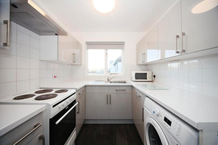 1 Bedroom Maisonette To Rent In Pimpernel Grove, Walnut Tree, MK7