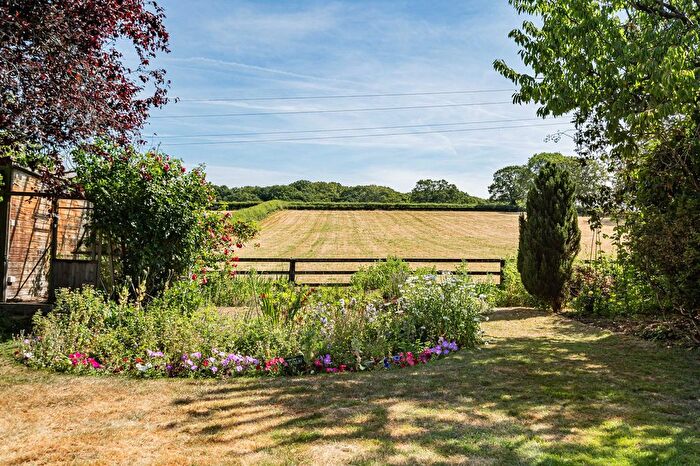4 Bedroom Detached House For Sale In Woodlands Way, Ashtead, KT21