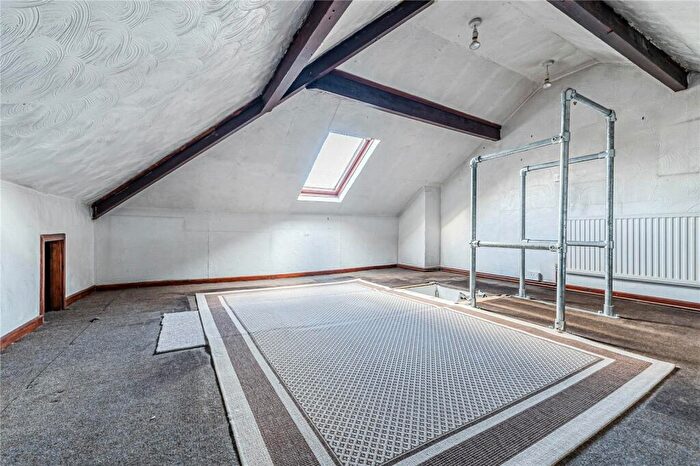 1 Bedroom Bungalow For Sale In Vesper Gardens, Kirkstall, Leeds, LS5