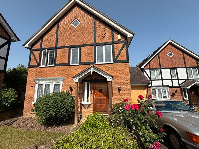 5 Bedroom Detached House For Sale In Mountington Park Close, Harrow, HA3