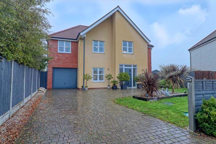 6 Bedroom Detached House For Sale In Wilson Close, Tendring, CO16