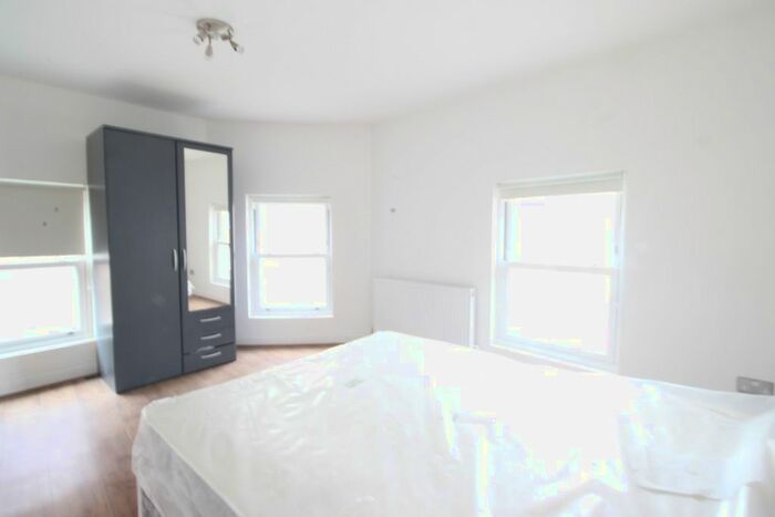 1 Bedroom Flat To Rent In Queen Street, Maidenhead, SL6