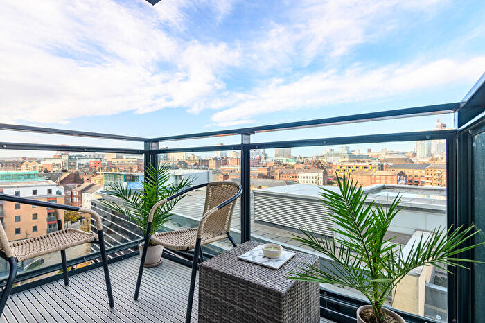 2 Bedroom Apartment For Sale In Brewery Wharf, LS10