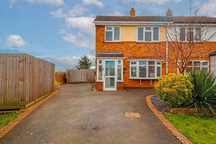 3 Bedroom Semi-Detached House For Sale In Church Road, Long Itchington, Southam, CV47