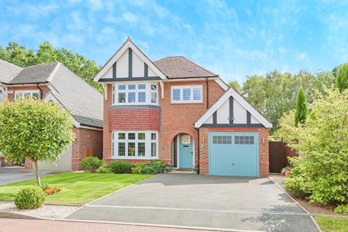 3 Bedroom Detached House For Sale In Alton Close, Amington, Tamworth, Staffordshire, B77