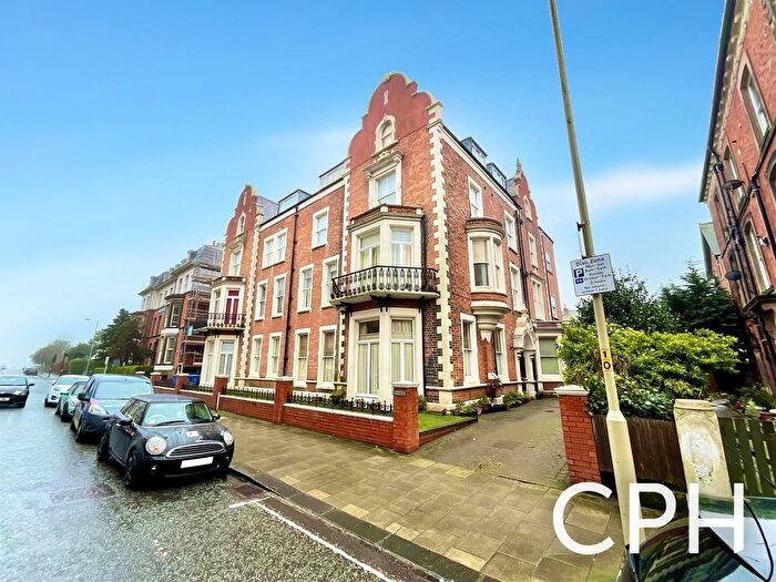2 Bedroom Flat For Sale In Prince Of Wales Terrace, Scarborough, YO11