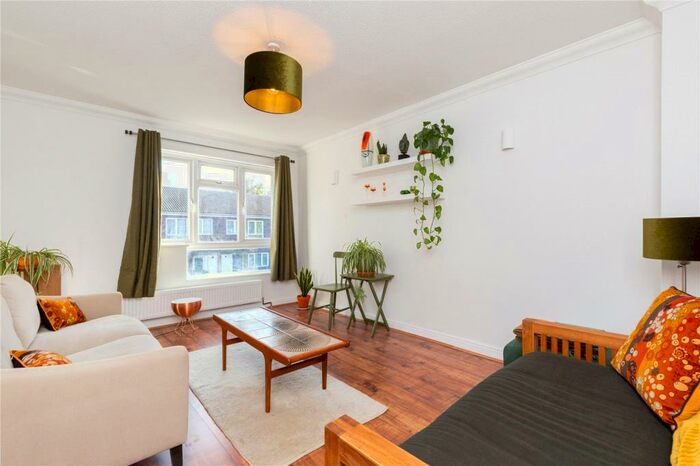 3 Bedroom House To Rent In Godwin Close, London, N1
