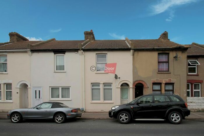 2 Bedroom Terraced House To Rent In Glencoe Road, Chatham, ME4