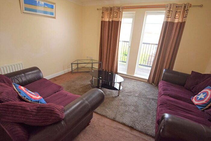 4 Bedroom Town House To Rent In Bold Street, Hulme, Manchester. ., M15