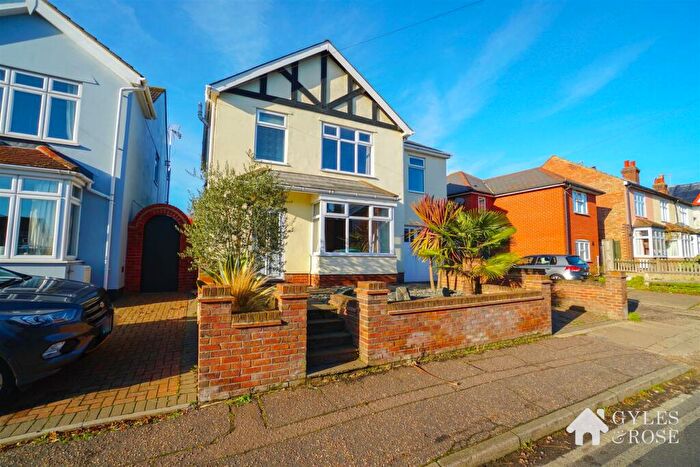 4 Bedroom Detached House For Sale In Bourne Road, Colchester, CO2