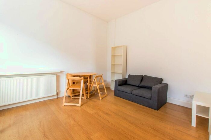 1 Bedroom Flat To Rent In Moray Mews, Finsbury Park, London, N7
