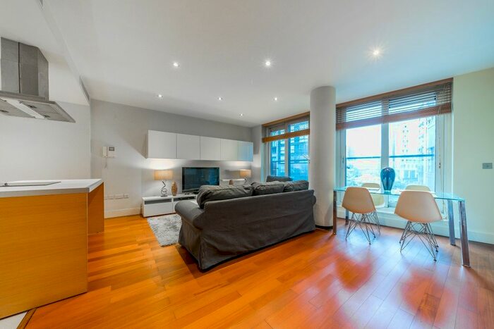 3 Bedroom Flat To Rent In Praed Street, London, W2