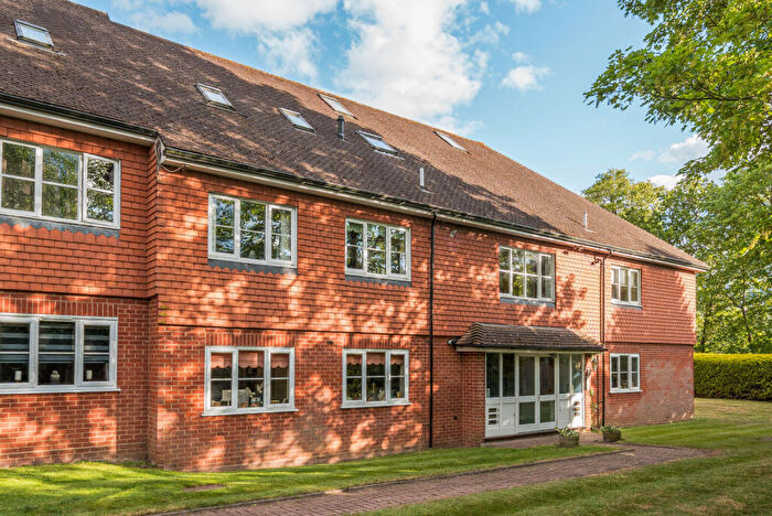 2 Bedroom Flat For Sale In Leigh Corner, Cobham, KT11
