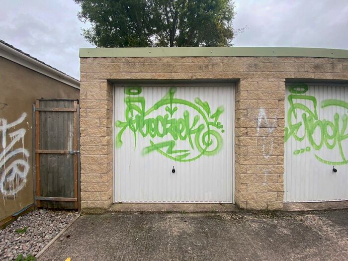 Garage / Parking To Rent In Locksbrook Road, Bath, BA1