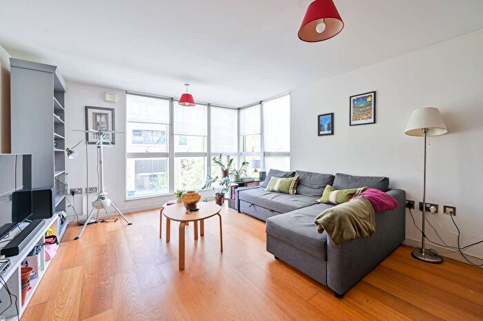 2 Bedroom Flat To Rent In Water Gardens Square, Canada Water, London, SE16