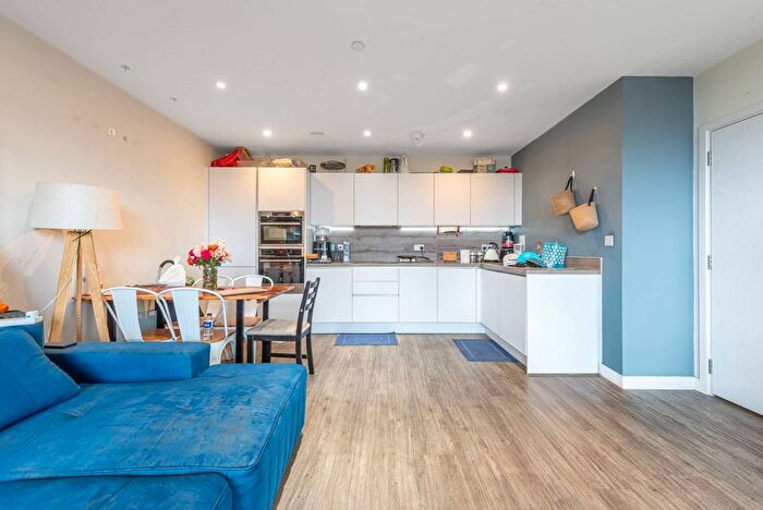 2 Bedroom Flat To Rent In Moorhen Drive, Hendon, London, NW9