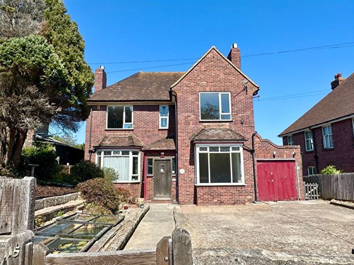3 Bedroom Detached House For Sale In Amherst Road, Hastings, TN34