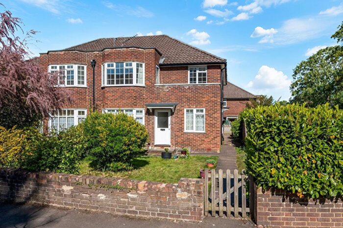 2 Bedroom Maisonette For Sale In Church Road, Long Ditton, KT6